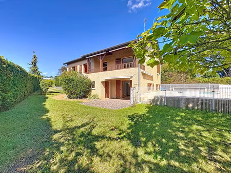 maison avec vue beaujolais  familiale 5 chambres avec piscine  terrain 819 m².