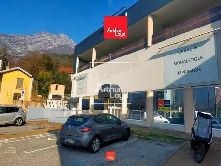 location local commercial 553m² st martin le vinoux 38950