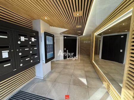 location local professionnel 280m² seyssins 38180