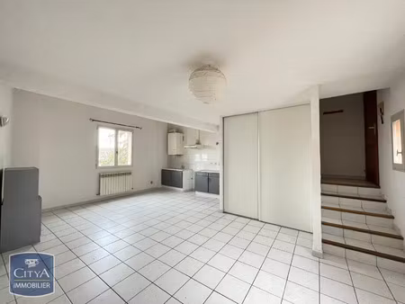 appartement à louer 2 pièces 46.09 m² - carpentras (84) - 525€
