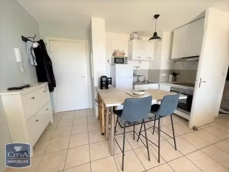 appartement à louer 2 pièces 37 m² - istres (13) - 649€