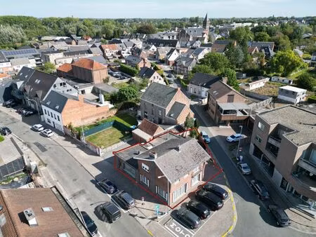 zéér ruime woning met 3 slpk  garage én tuin!