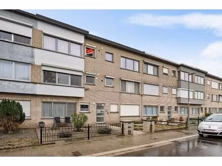 ruim appartement met 2 slaapkamers en garagebox