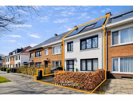 b&b moment elsdonk: stijlvol gerenoveerde gezinswoning met 4 slpks en tuin  epc label b