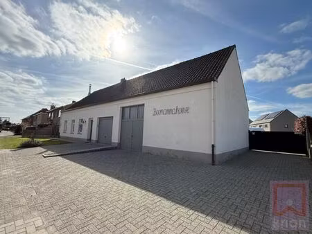 topwoning op groot perceel 10a 51ca - centrum geel!