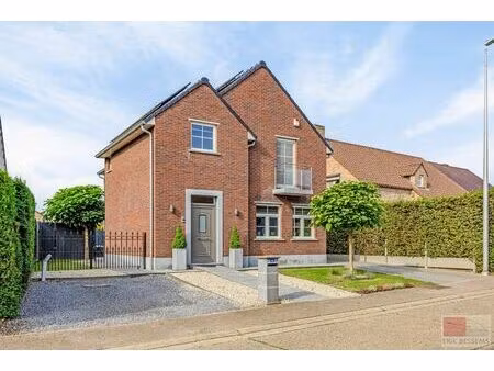 energiezuinige woning (label a) van 2018 in het rustige kesselt. woonopp. 230 m² en percee