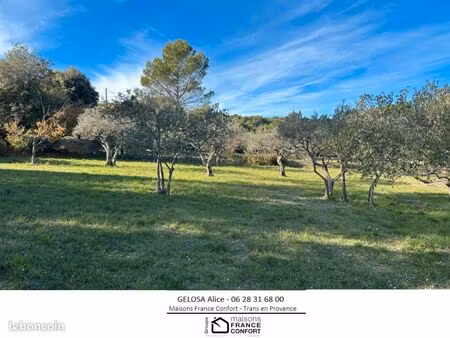 terrain 1 600 m² flayosc