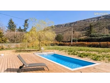 maison 140 m2 avec piscine
