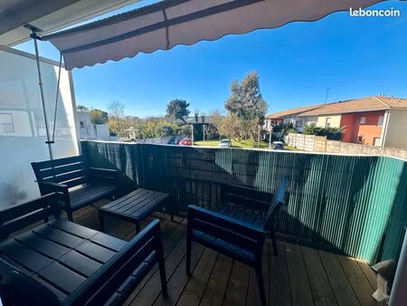 charmant t2 lumineux avec balcon - quartier vieux bourg