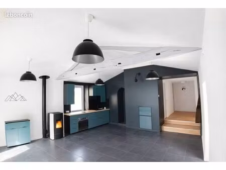 maison de bourg (patio + garage)