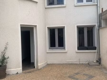 location maison de ville