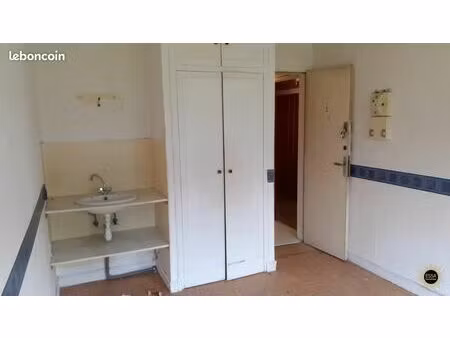 appartement 1 pièce 11 m²