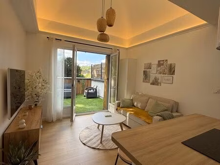 superbe t2 duplex meublé avec terrasse privative