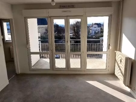 f2 43 m² – 450 tout compris (chauffage  eau  charges)