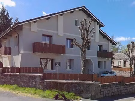 t2 dans résidence ( seniorsou presque)