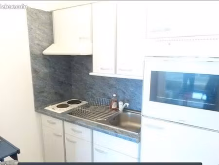 furnished studio close to airport and un