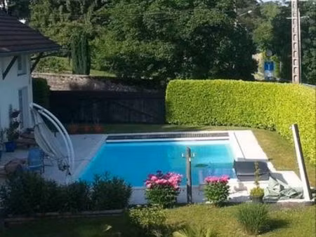 maison à dole - 5 chambres - piscine et pool house 100 m2 - bord de canal