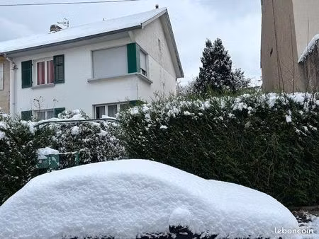 propriété 4 pièces 100 m²