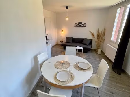 t2 meublé 41m² – lumineux  tout équipé  proche centre et gare