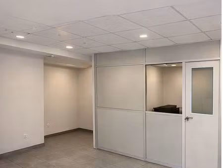 local commercial 50 m² avec bureau cloisonné