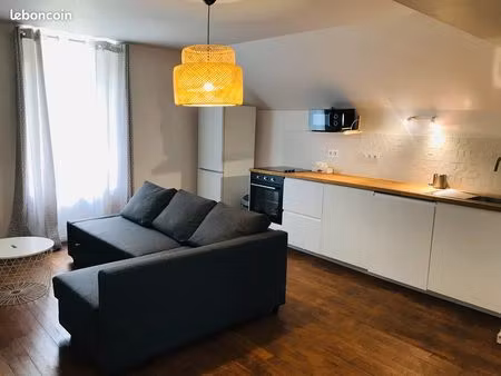 t2 - 49m2 meublé et équipé - parking - fibre - calme