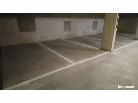parkings à louer