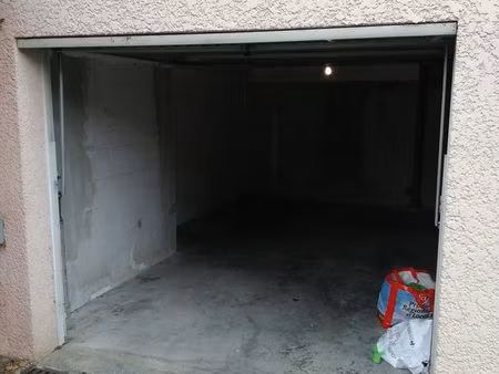 location garage cave et place parking privative cruseilles centre