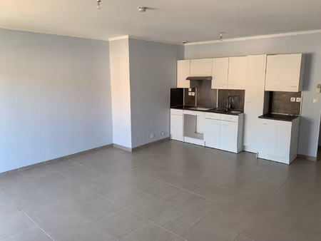 location local professionnel 36m² sanary sur mer 83110