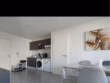 appartement 2 pièces – 50 m² non meublé avec balcon + 2 parkings
