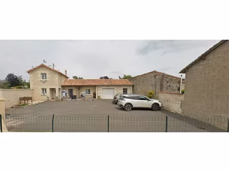 location maison 4 pièces 95m² basses 86200