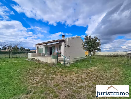 charmante maison a renover de plain pied ve son cabanon