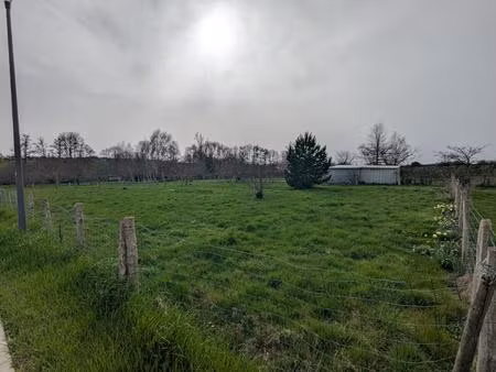 terrain constructible et viabilisé 585 m2 (neuilly sur eure)