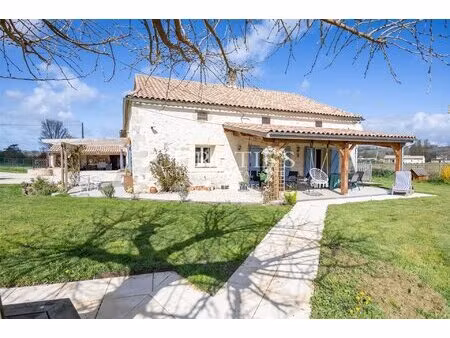 la ferme de cerisier intemporelle offrant des vues de campagne