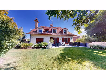 vente maison 7 pièces  230.00m²  coubron