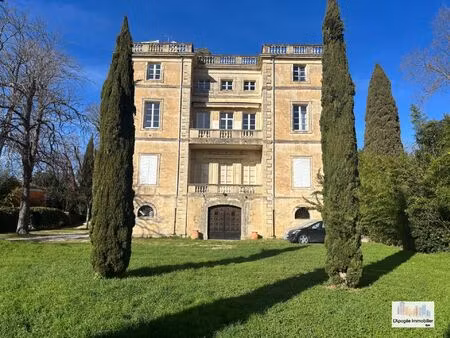 vente appartement 4 pièces 190 m² uzès (30700)