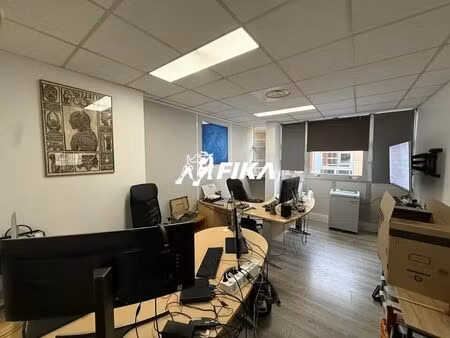 location bureaux 163 m²
