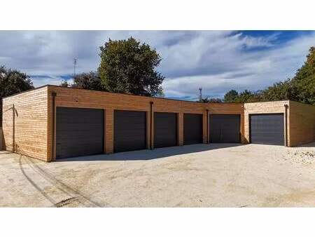 location local industriel à étaules (17750)