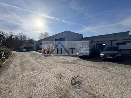 vente entrepôt 1 850 m²
