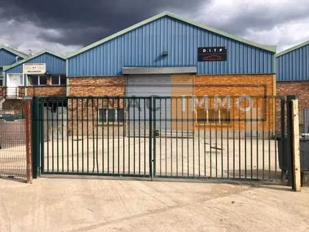 location entrepôt 400 m²