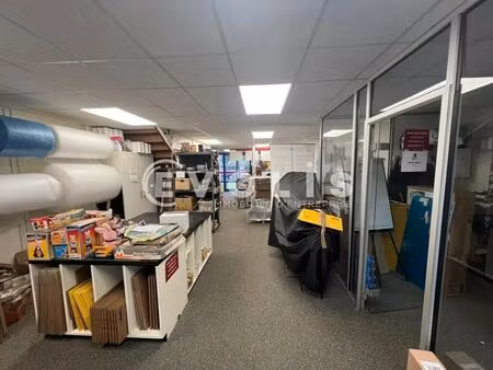 vente local d'activités 190 m²