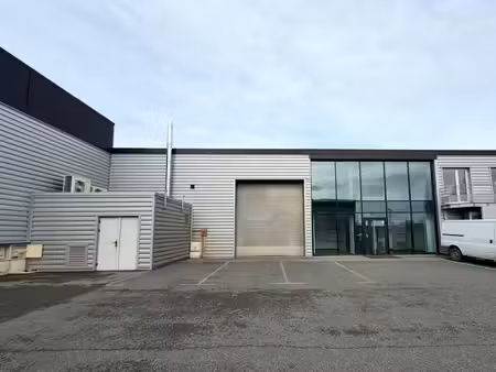 location local d’activités mornant 69440 880m²