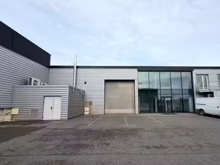 location local d’activités saint-laurent-d’agny 69440 880m²