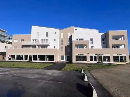 location commerce 172 m²