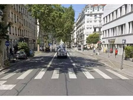 location commerce 130 m²