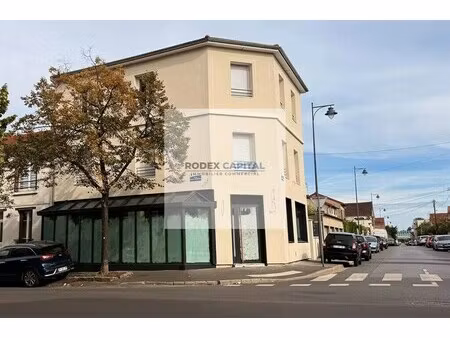 location commerce 170 m²