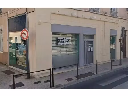 location commerce oullins pierre benite 69310 125m²