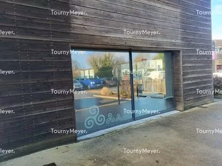 location commerce 152 m²
