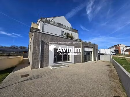 location commerce 308 m²