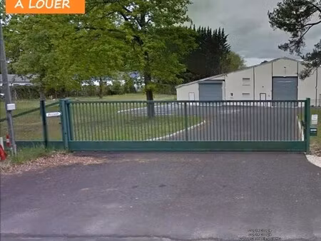 location local d'activités 1 680 m²