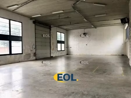 location local d'activités 320 m²
